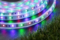 Taśma zewnętrzna LED solar 10m 3,8W DIM RGB 14lm/m czujnik zmierzchu pilot 5V IP44 czarny / tworzywo sztuczne - 6