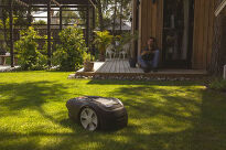 Robot koszący Greenworks OptiMow 7 Bluetooth 750m2 - 8